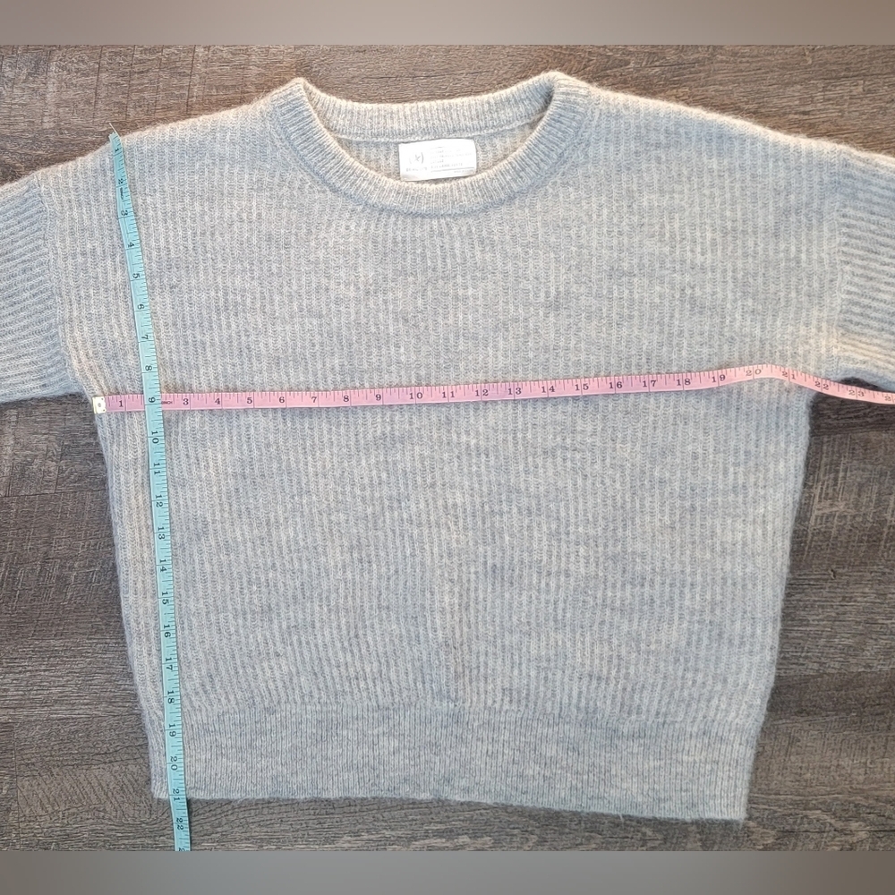 Banana Republic Heritage Wedge Crew Sweater Womens LP Gray Wool Alpaca Blend Rib - Picture 9 of 12